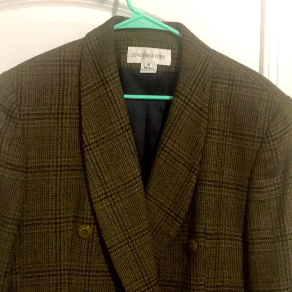 JONES of NEW YORK Plaid wool blazer with shall collar size 16